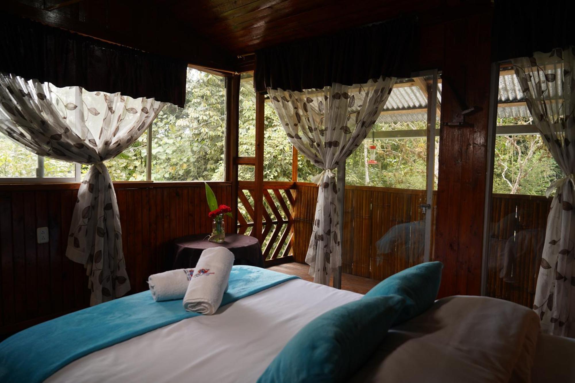 Mindo Glambird Glamping & Lodge Exterior photo